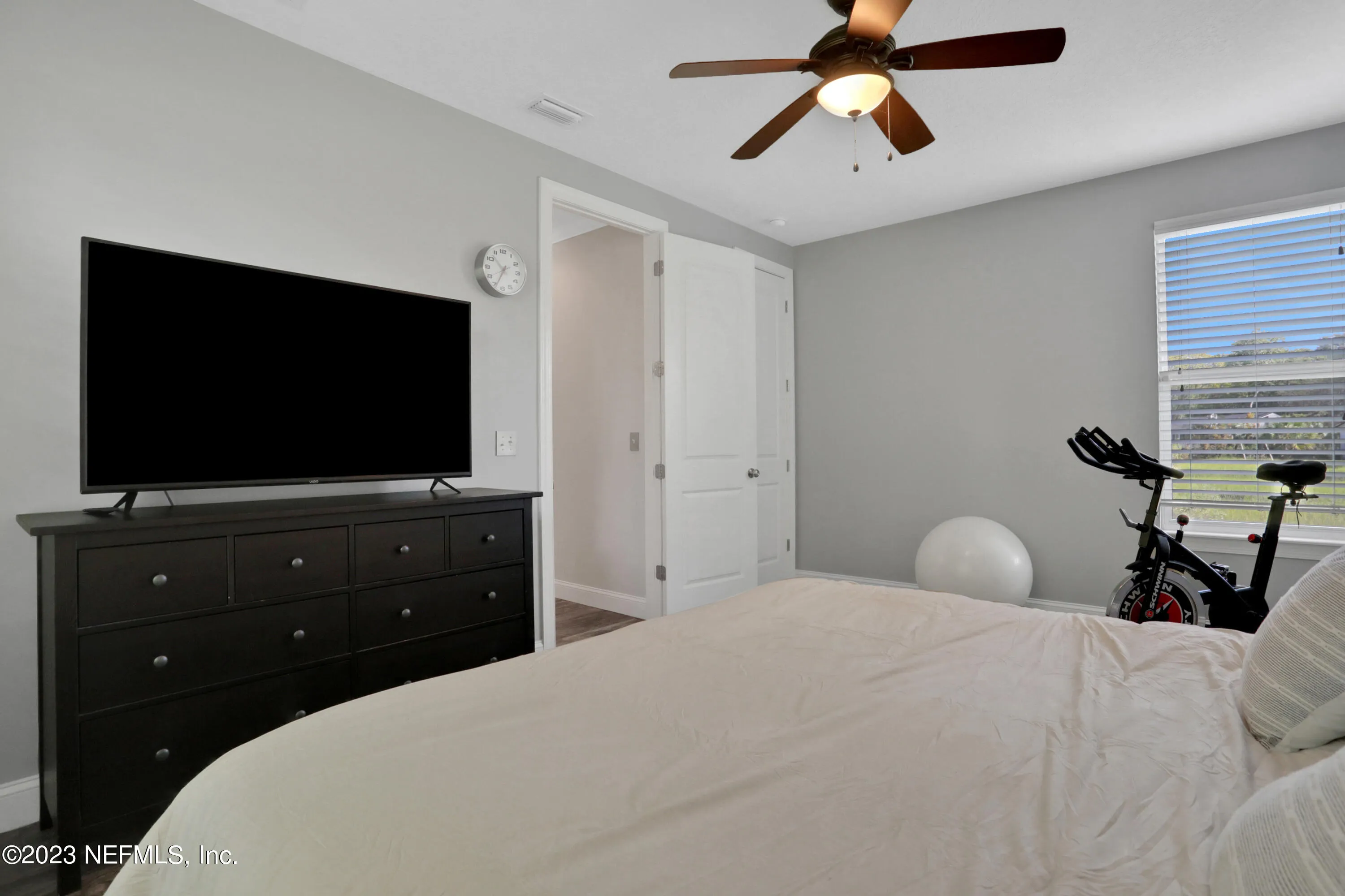 Neptune Beach, Florida 32266, United States, 5 Bedrooms Bedrooms, ,3 BathroomsBathrooms,Residential,Pending,70573