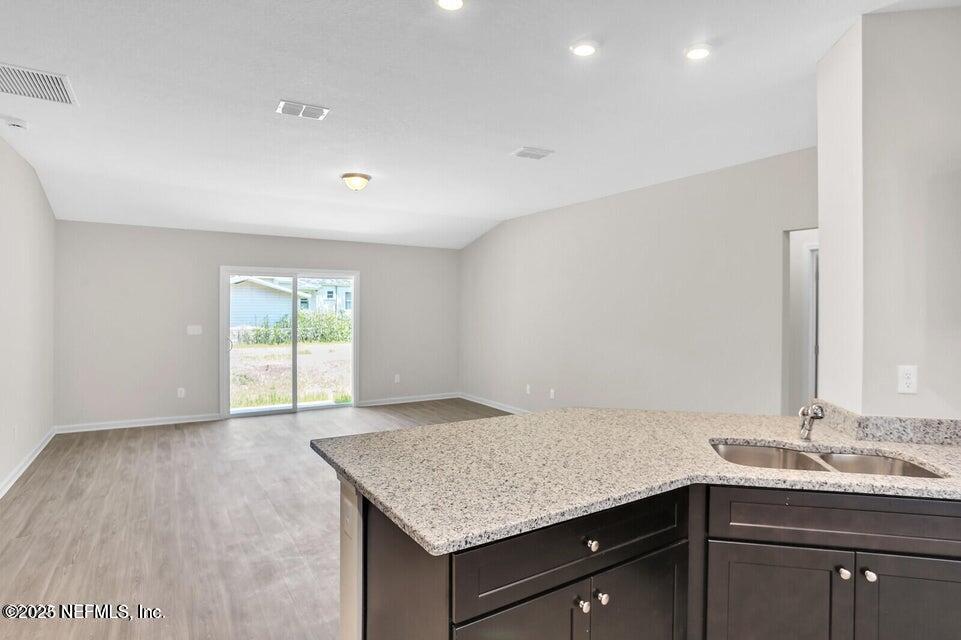 7276 RIDGEWAY Road N