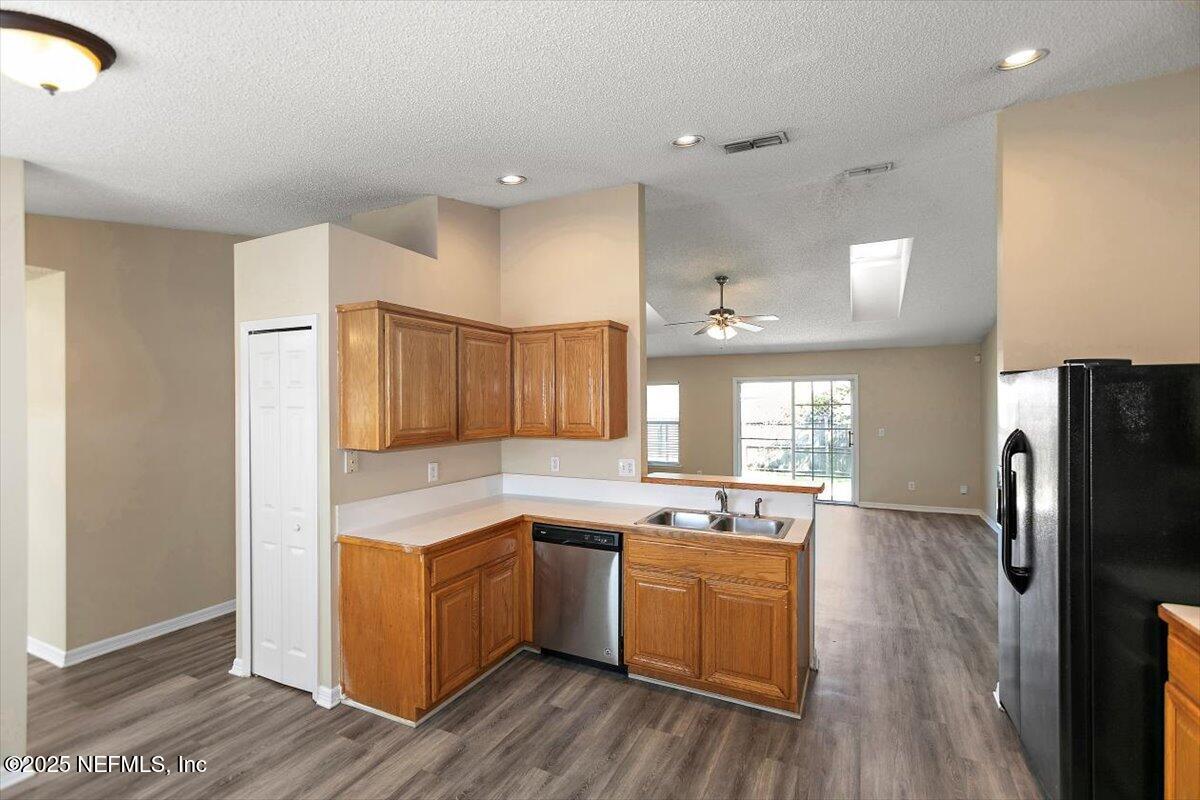 3080 GOLDEN POND Boulevard