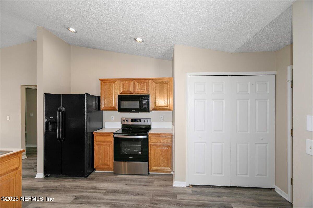 3080 GOLDEN POND Boulevard