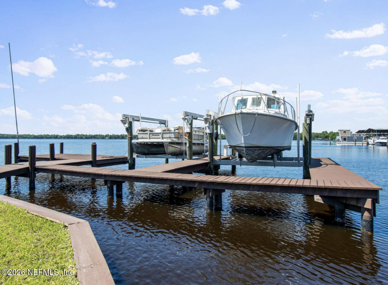 1105 FISHERMANS Way