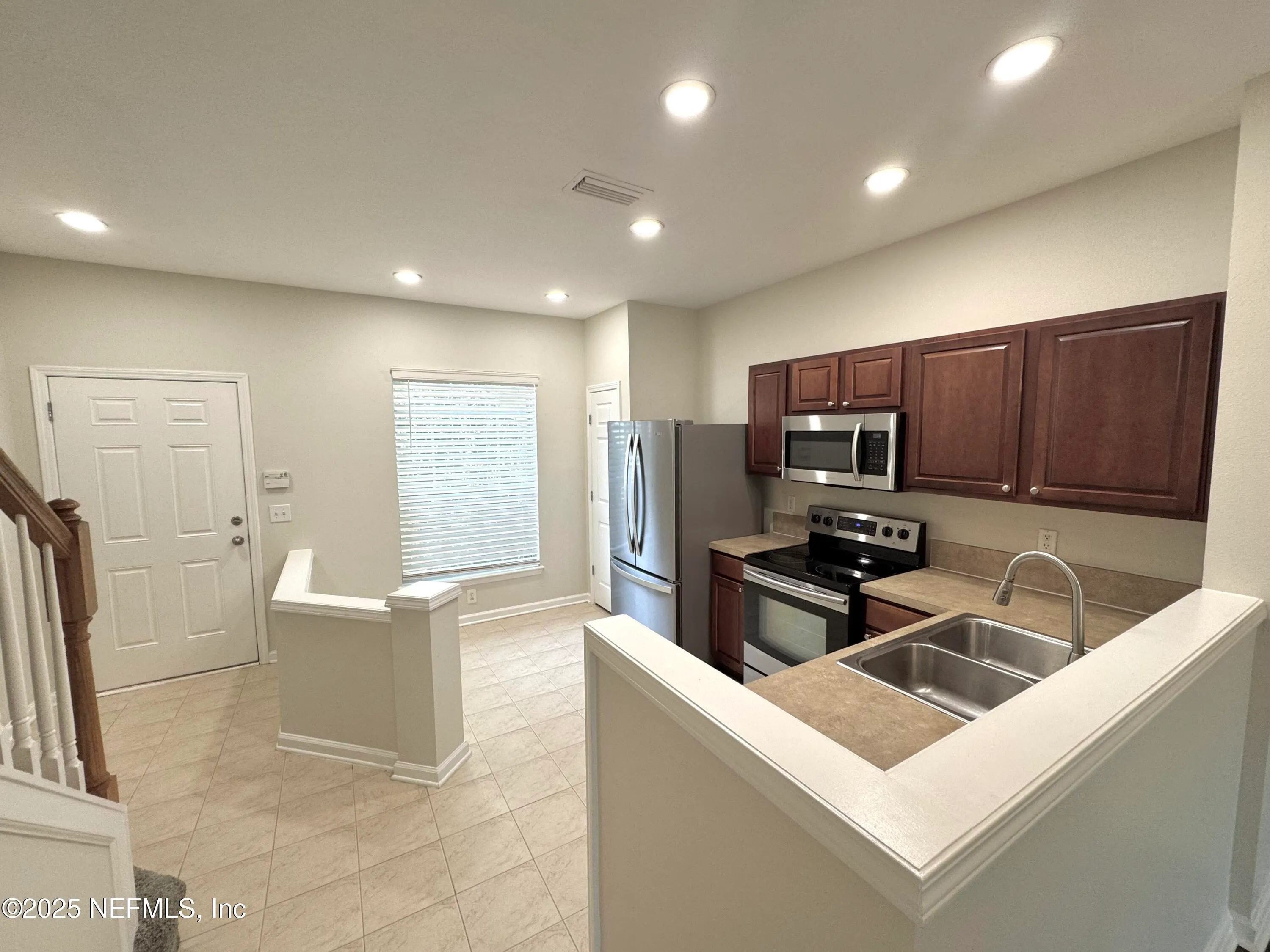 Jacksonville, Florida 32224, United States, 2 Bedrooms Bedrooms, ,3 BathroomsBathrooms,Residential,Pending,103679