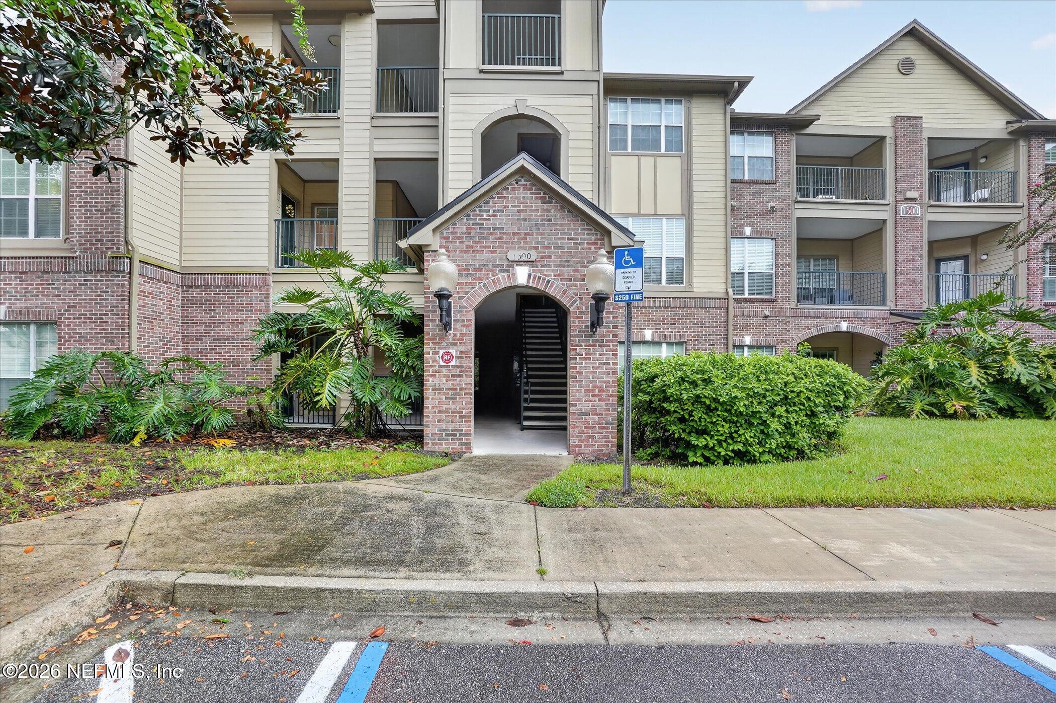 7800 POINT MEADOWS Drive 1521