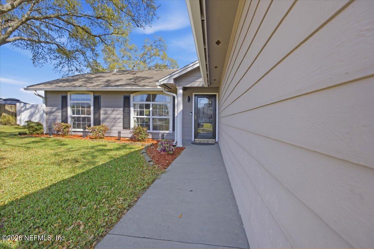 423 BAYBROOK Drive