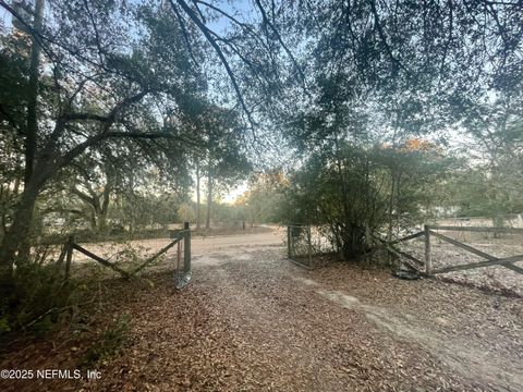 A home in Interlachen