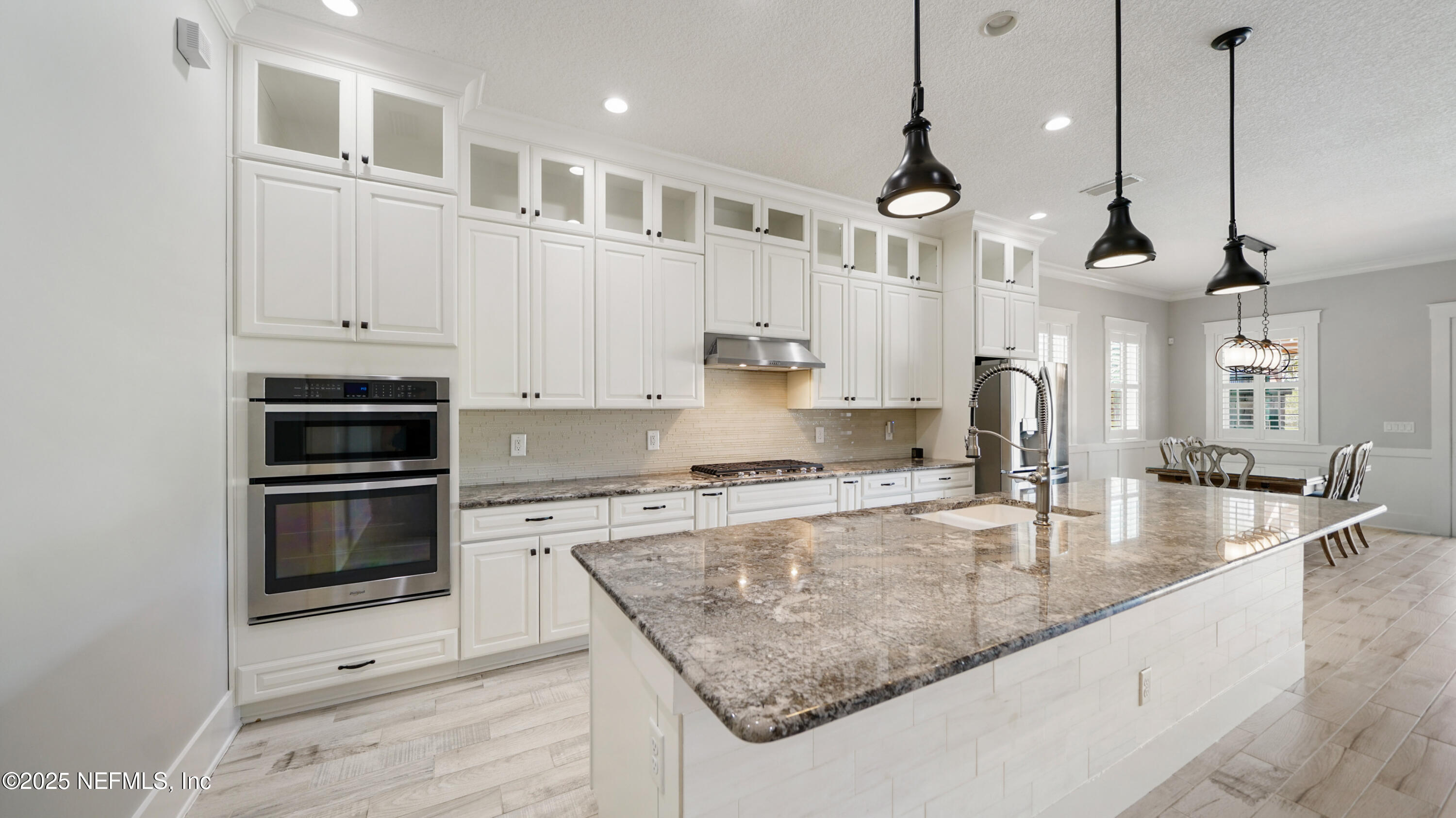 186 FRESHWATER Drive