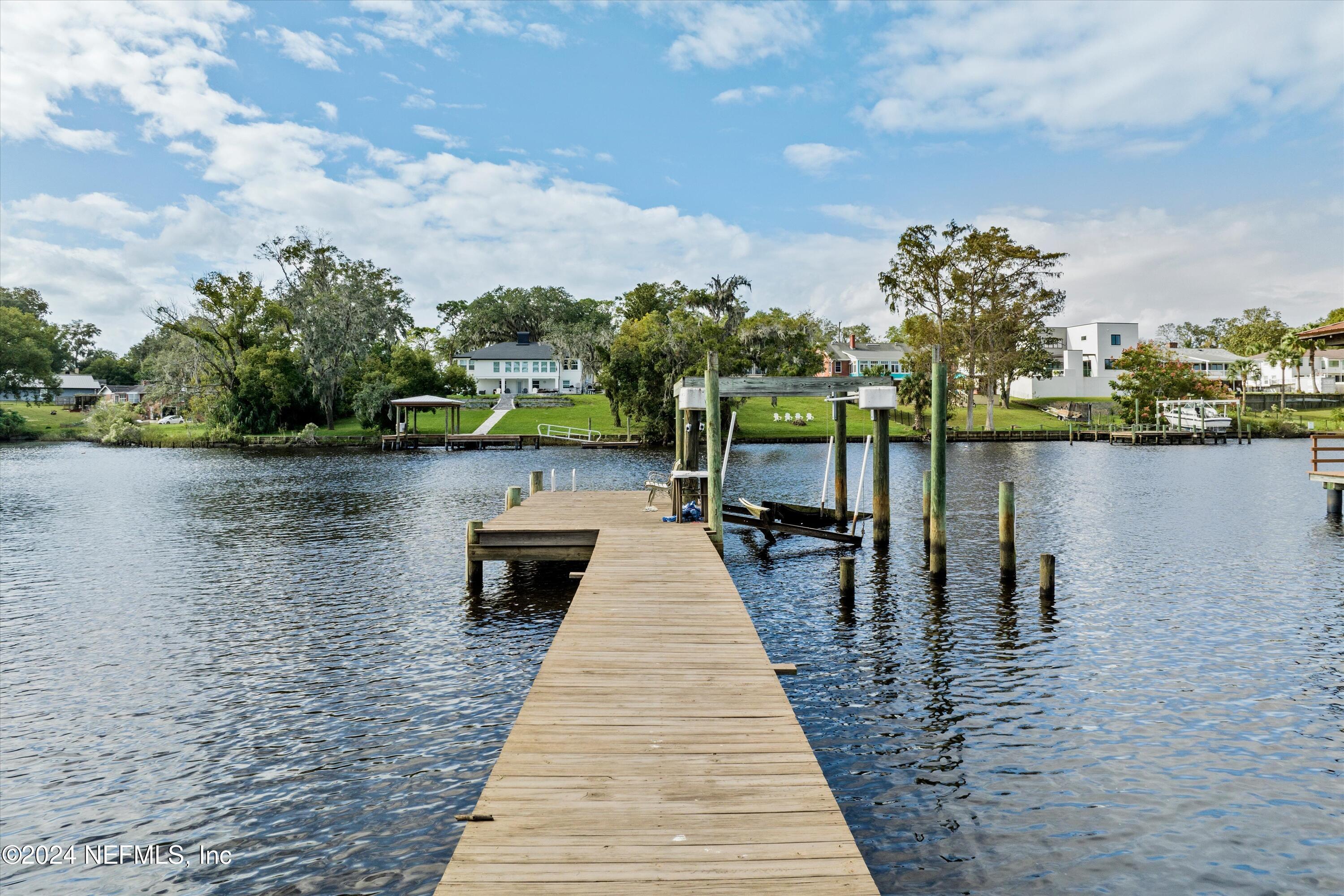 6211 RIVER GLEN Lane