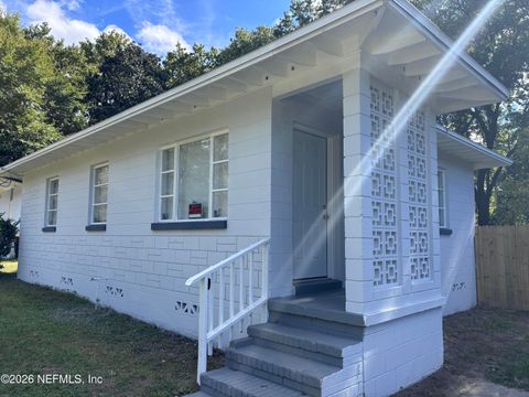 Photo of 6244 PETTIFORD Drive W, Jacksonville, FL 32209 (MLS # 2141312)