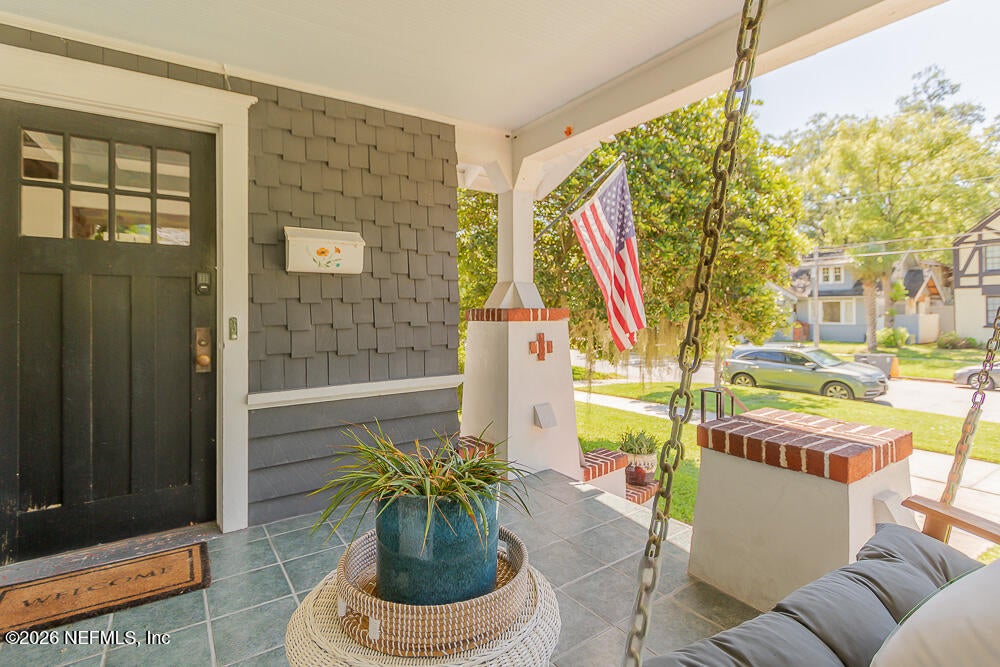 2751 HERSCHEL Street