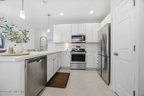 7131 EMSLEY Circle Jacksonville FL 32258