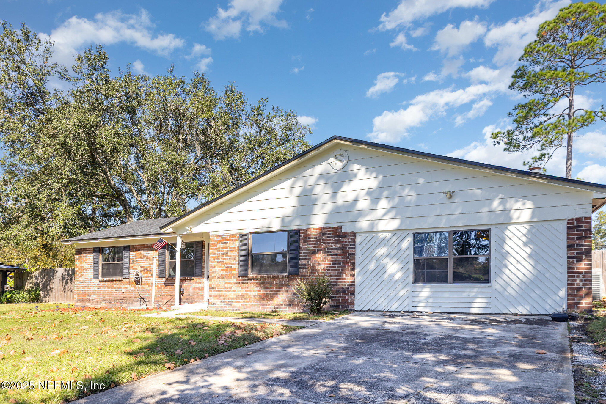 201 N Teakwood Circle