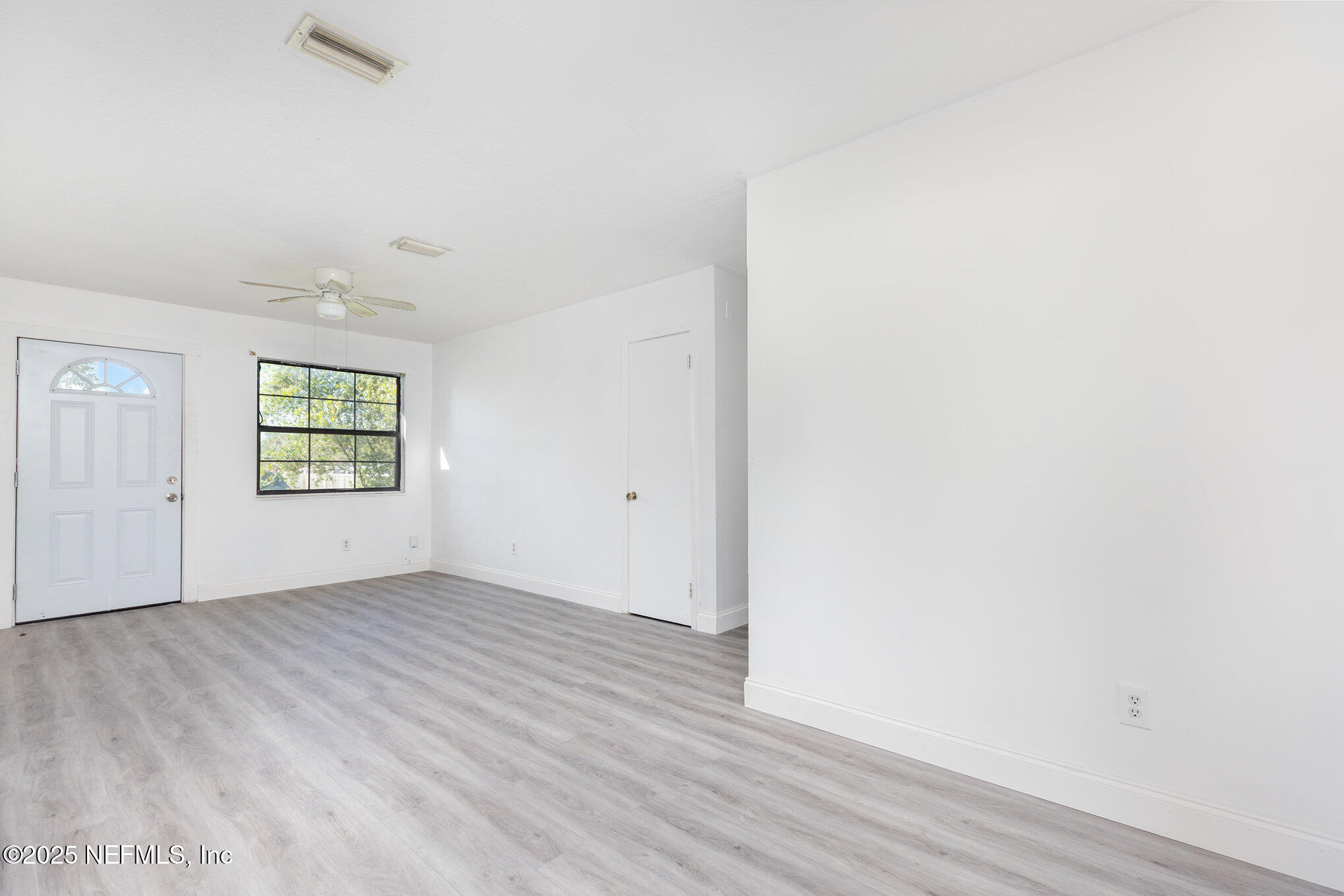 201 N Teakwood Circle