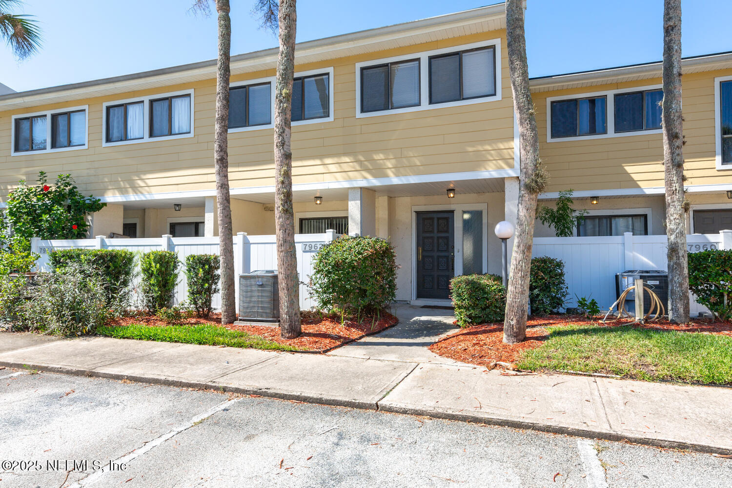 7962 LOS ROBLES Court 7962