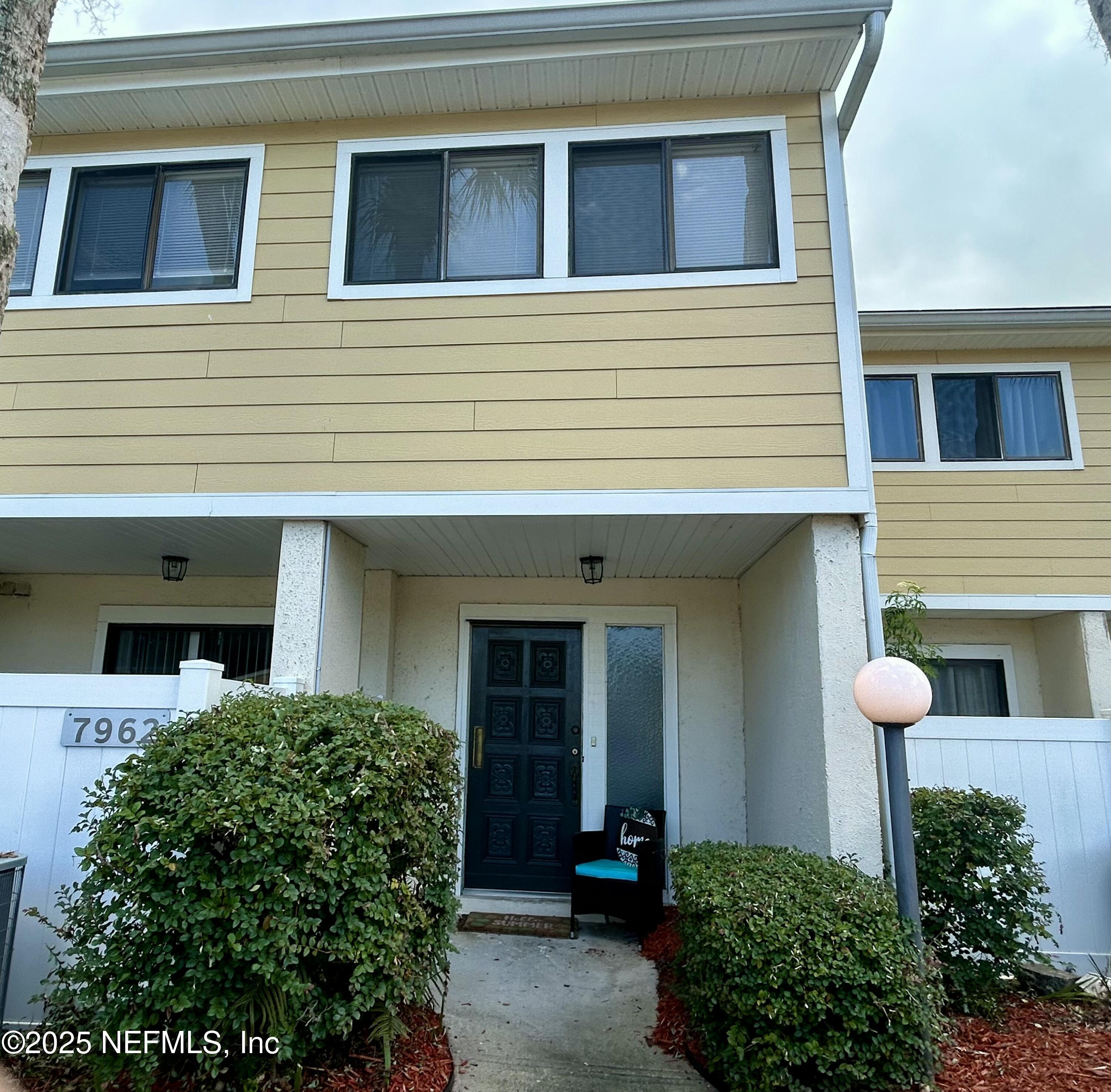 7962 LOS ROBLES Court 7962