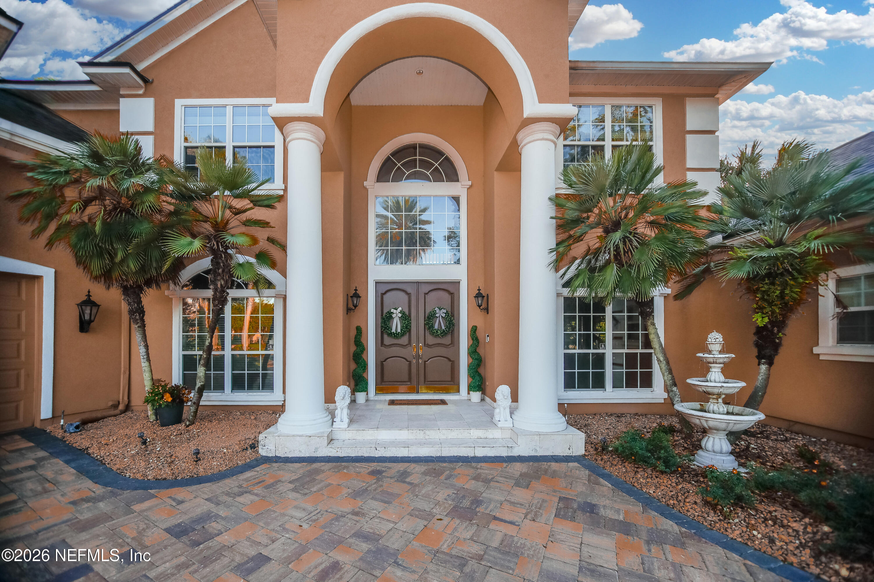 1326 CHARTER Court E