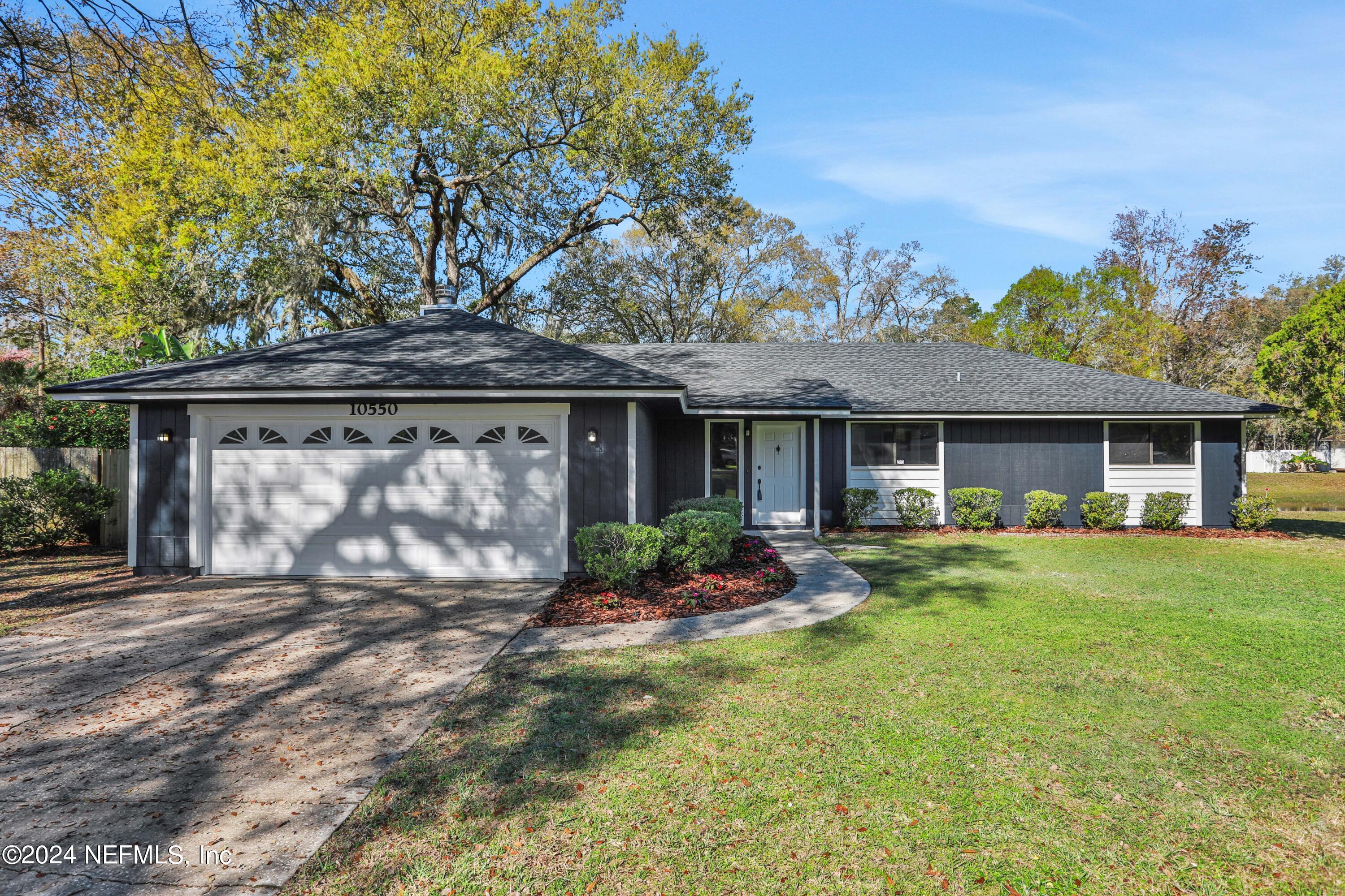 Jacksonville, FL home for sale located at 10550 Langsland Court, Jacksonville, FL 32257