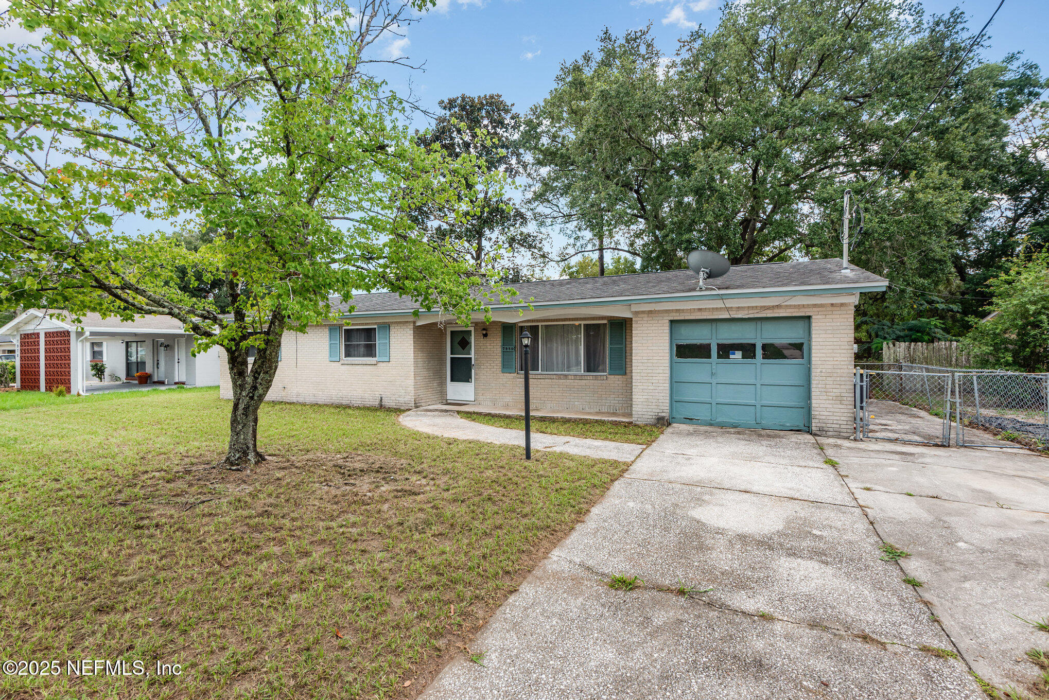 7988 RENAULT Drive
