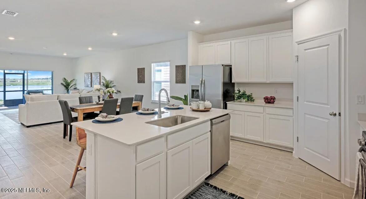 606 KINGBIRD Drive