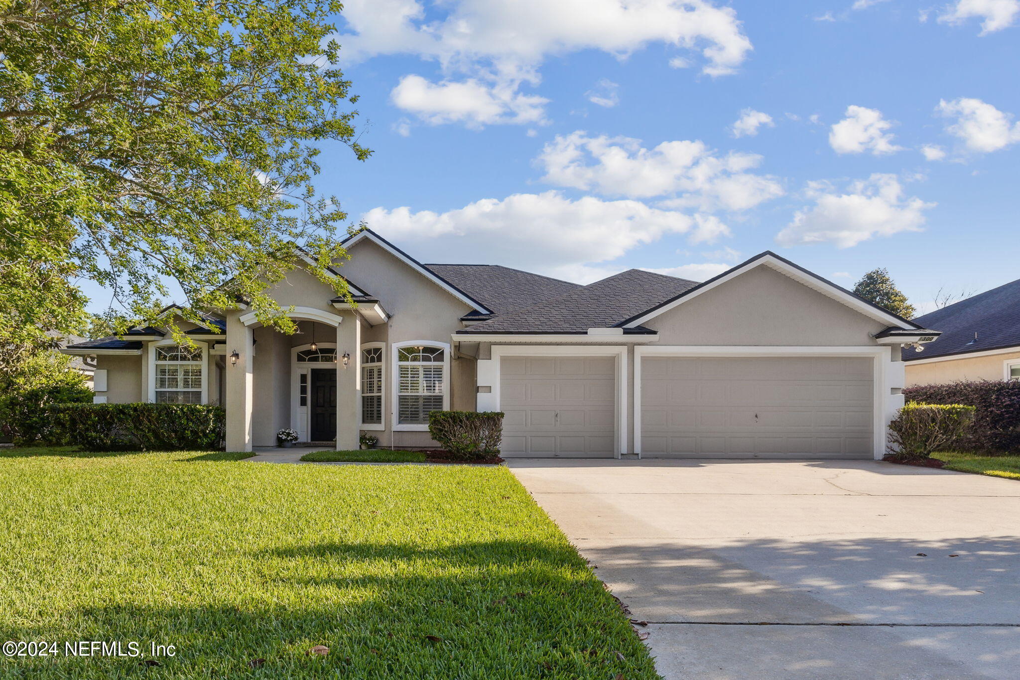 St Johns, FL home for sale located at 1300 Loch Tanna Loop, St Johns, FL 32259