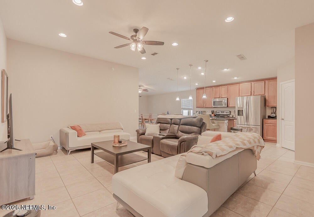 15816 TWIN CREEK Drive