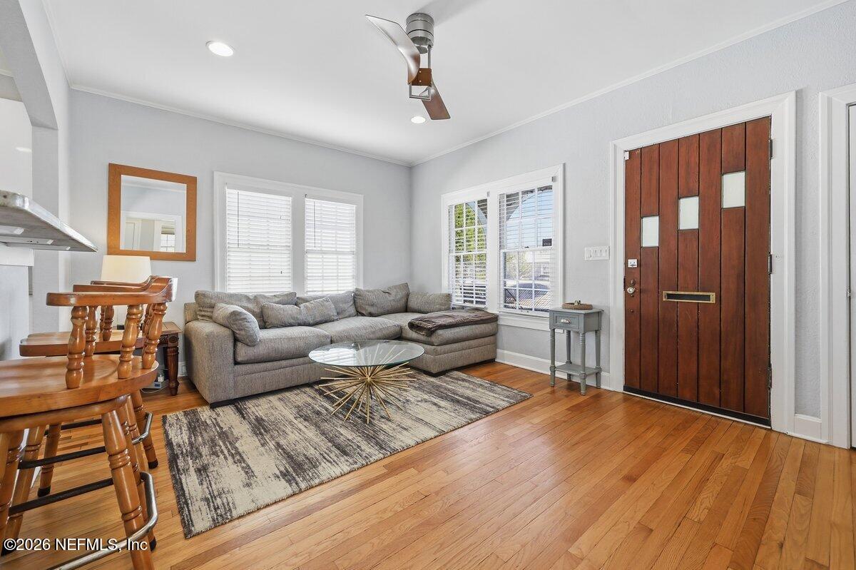 1238 FREDERICA Place