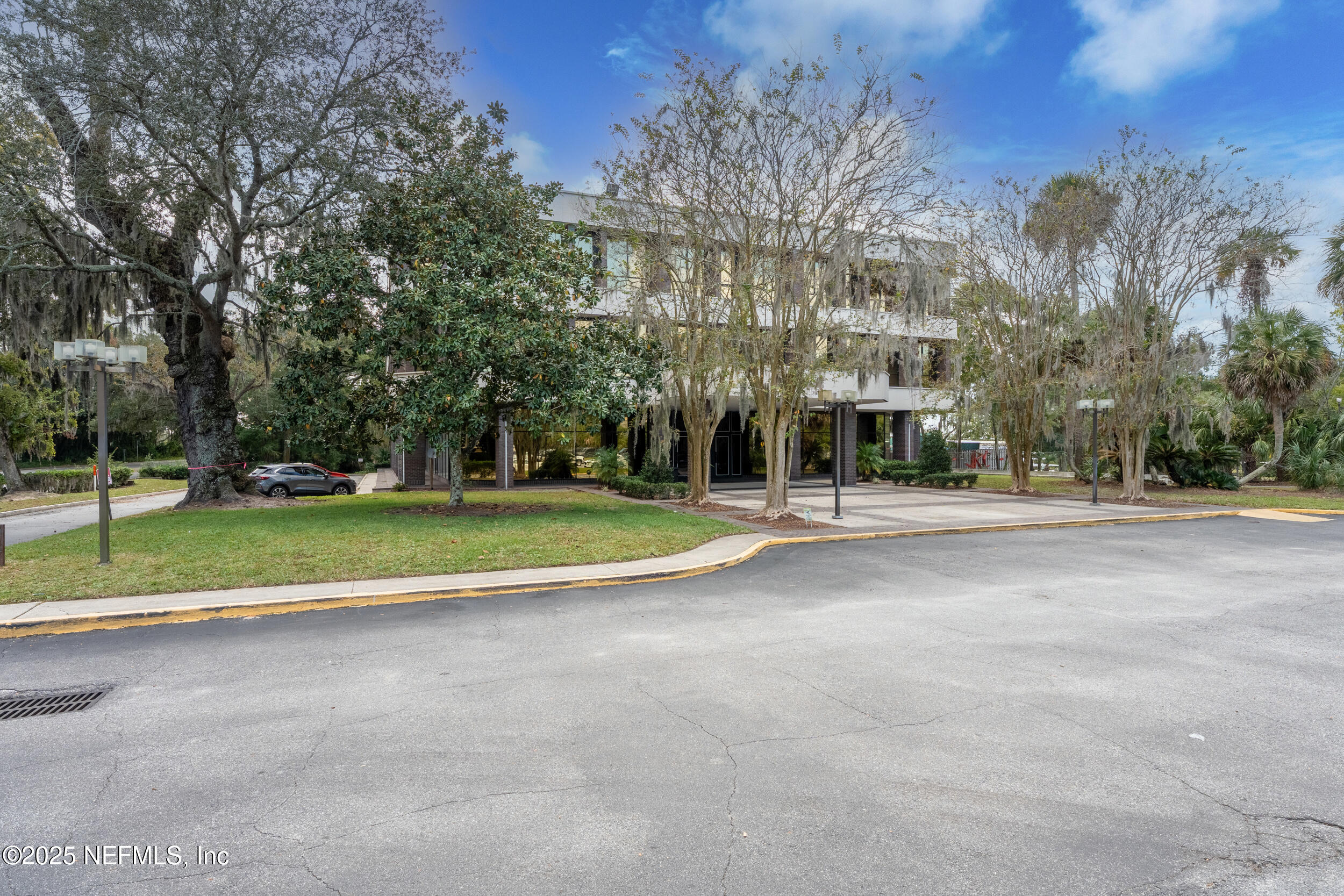 644 CESERY Boulevard