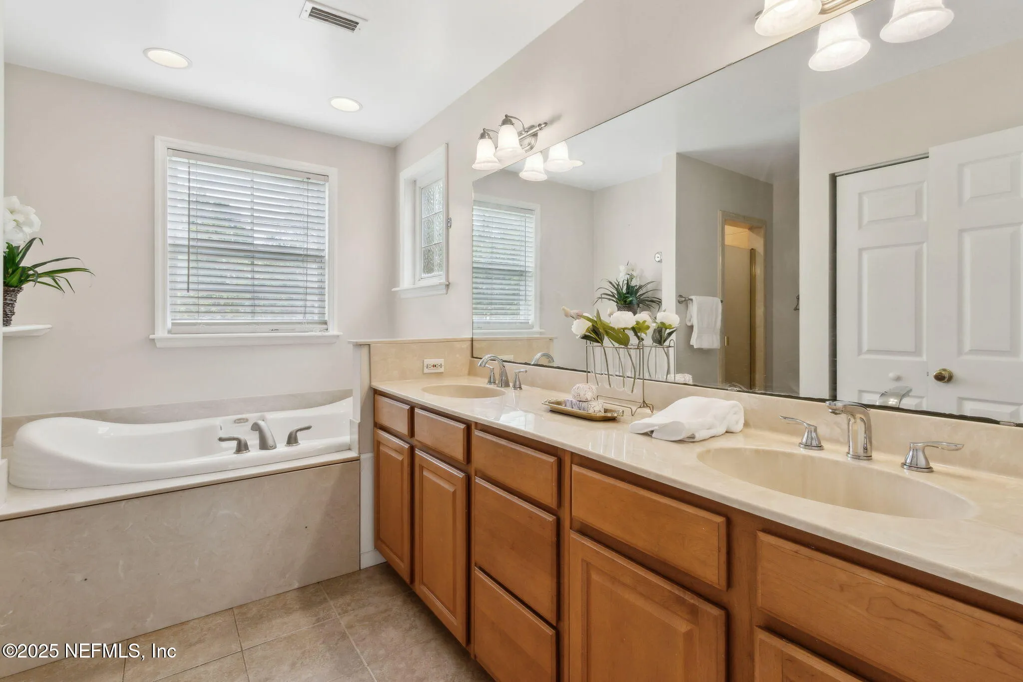 Jacksonville, Florida 32207, United States, 4 Bedrooms Bedrooms, ,3 BathroomsBathrooms,Residential,Active,136512