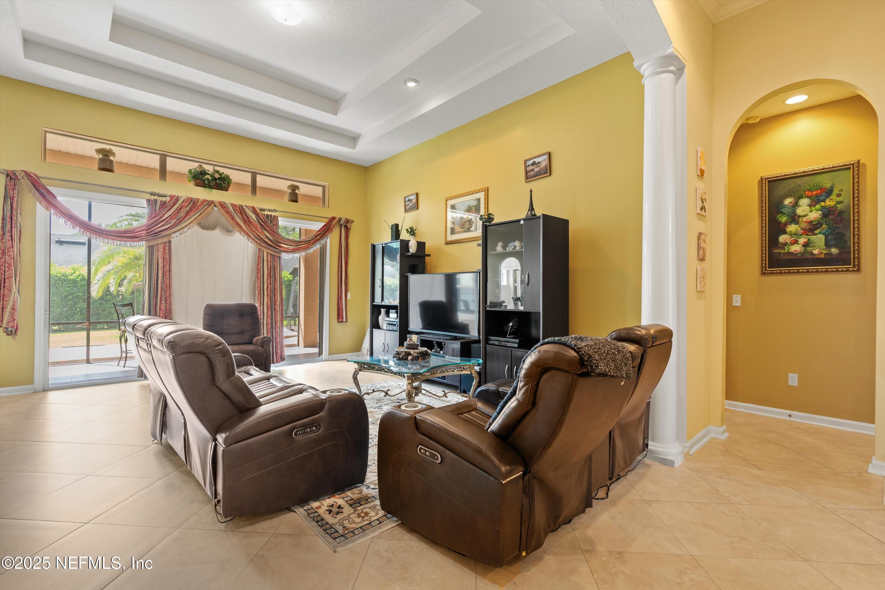 1016 GREEN PINE Circle