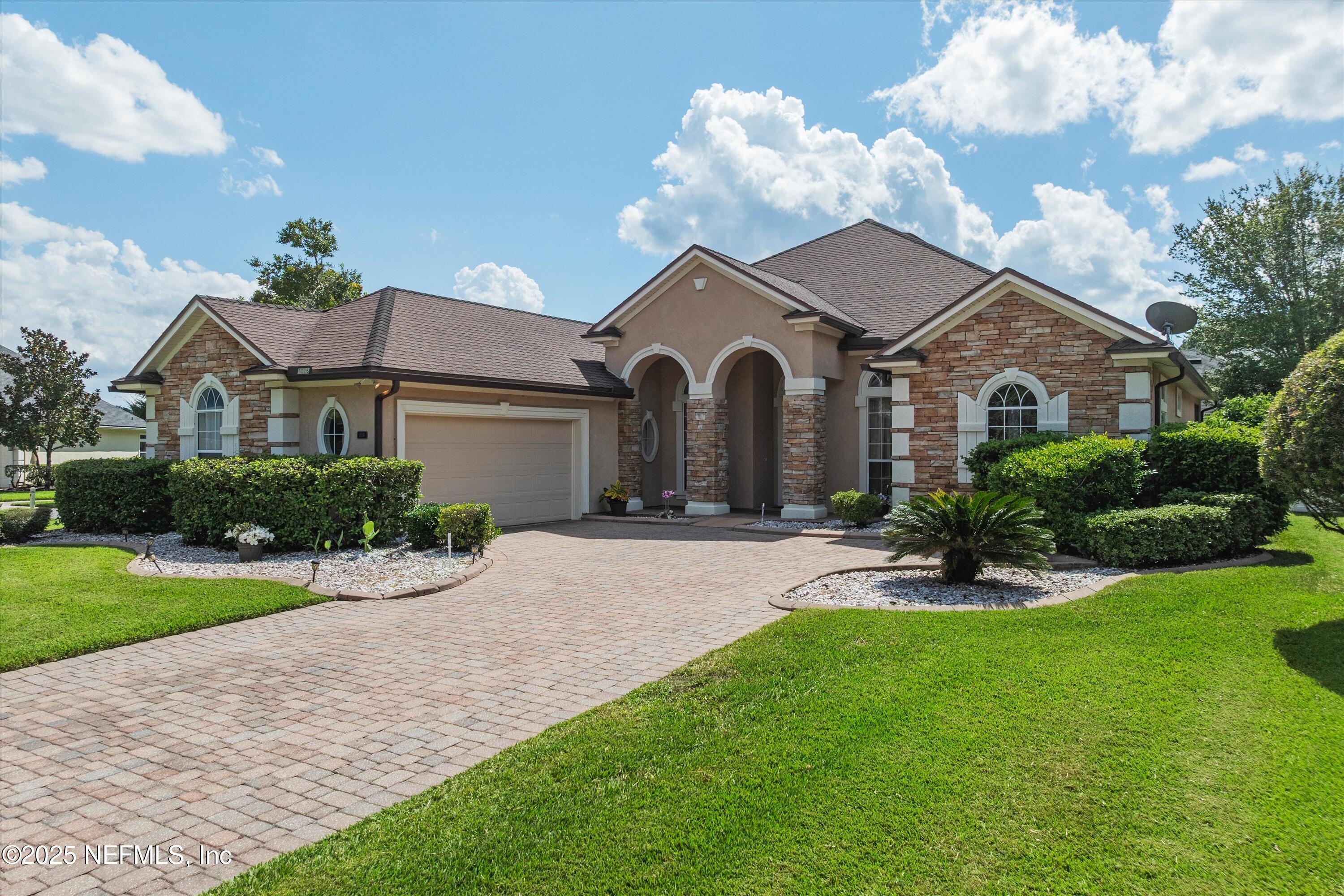 1016 GREEN PINE Circle