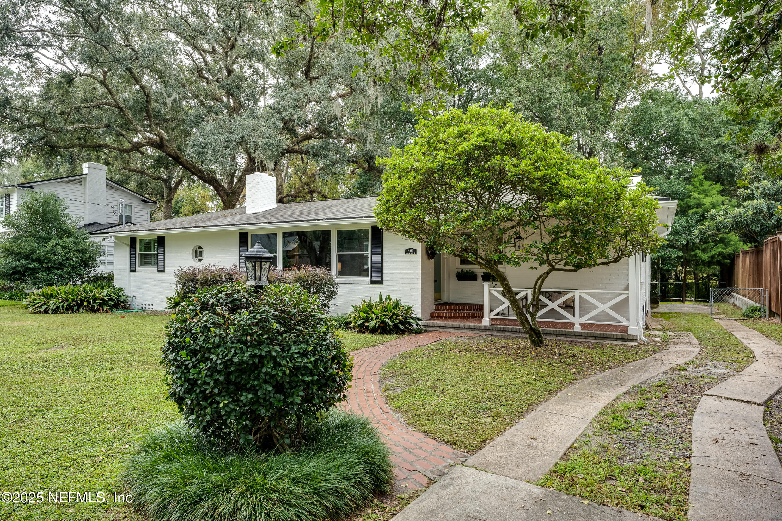 4524 COUNTRY CLUB Road