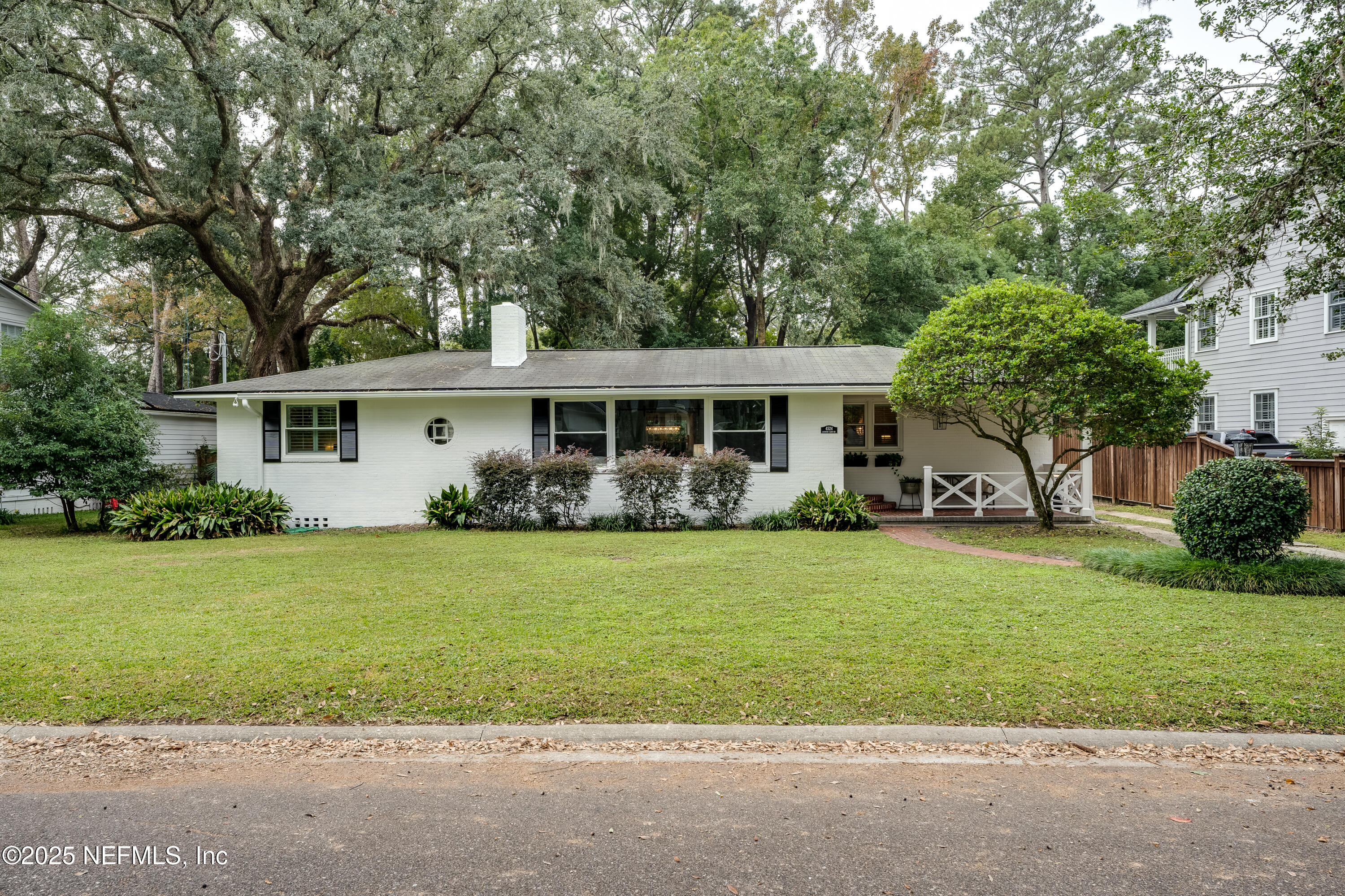 4524 COUNTRY CLUB Road