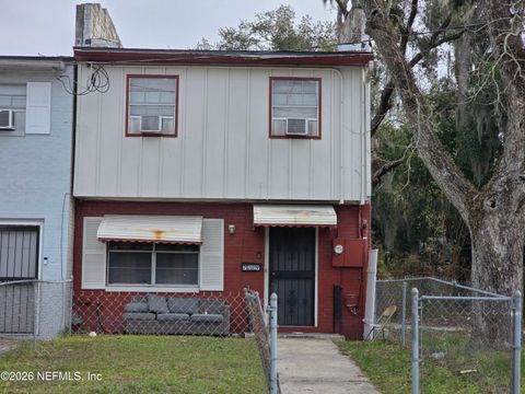 Photo of 7229 KEN KNIGHT Drive E, Jacksonville, FL 32209 (MLS # 2143655)
