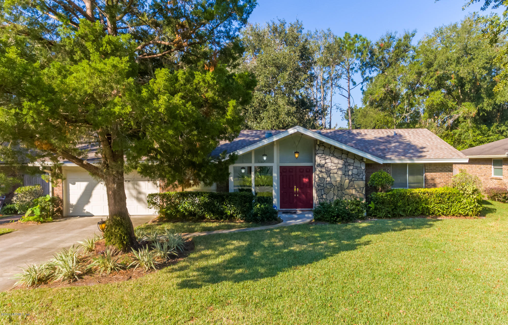 Photo 1 of 34 — 11728 LORETTO WOODS Court, Jacksonville, FL 32223