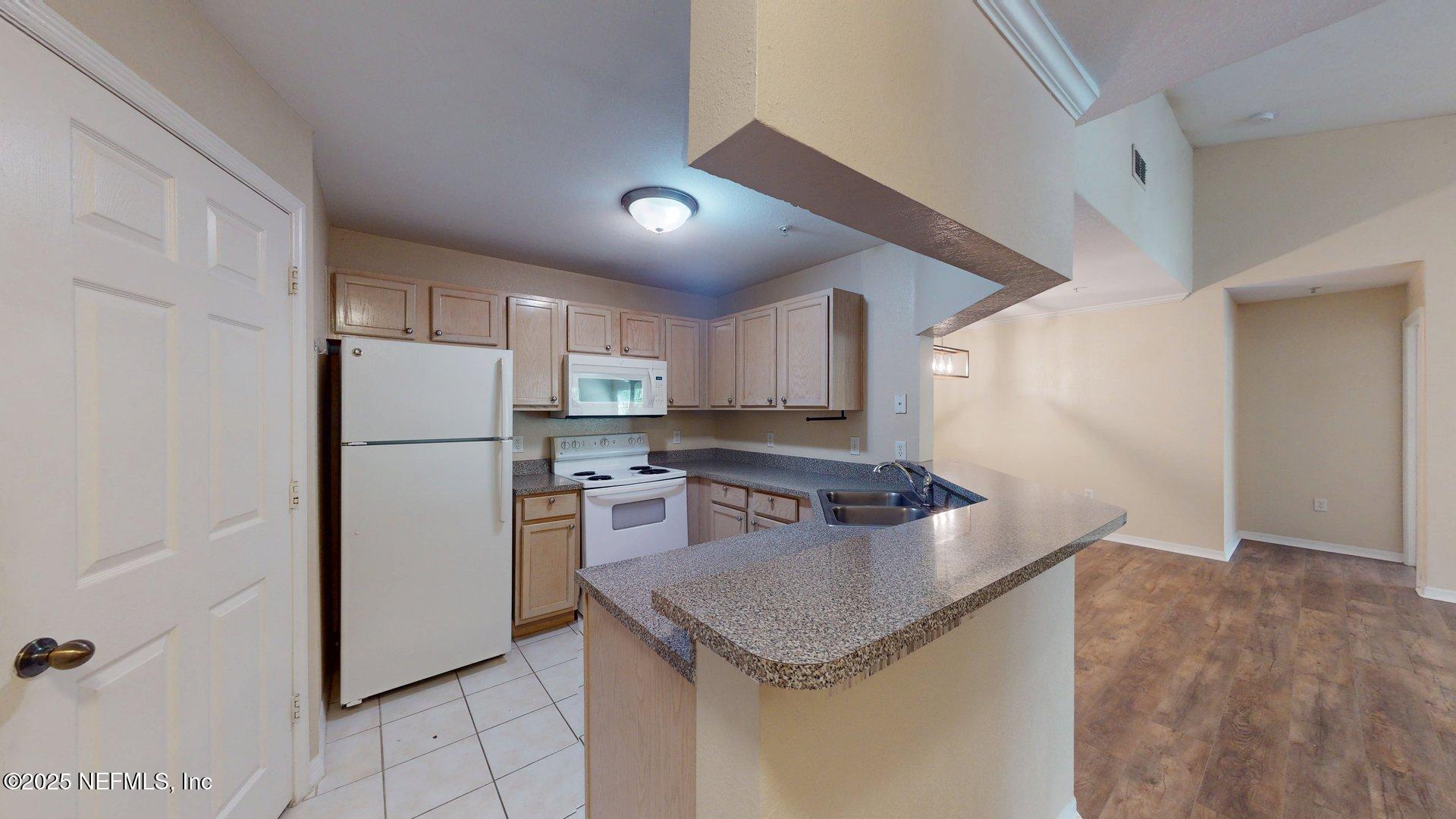 7800 POINT MEADOWS Drive 436