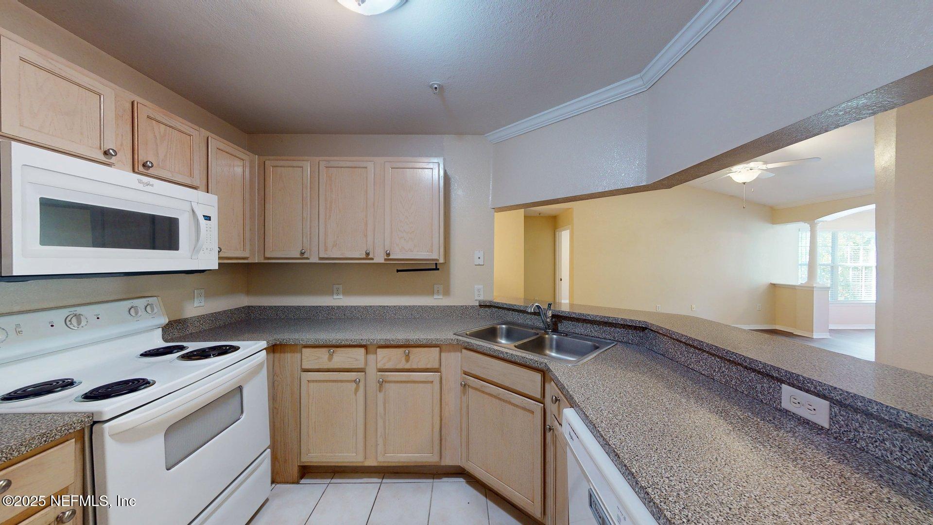7800 POINT MEADOWS Drive 436