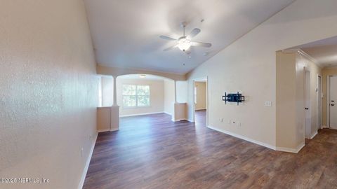 7800 POINT MEADOWS Drive 436 Jacksonville FL 32256