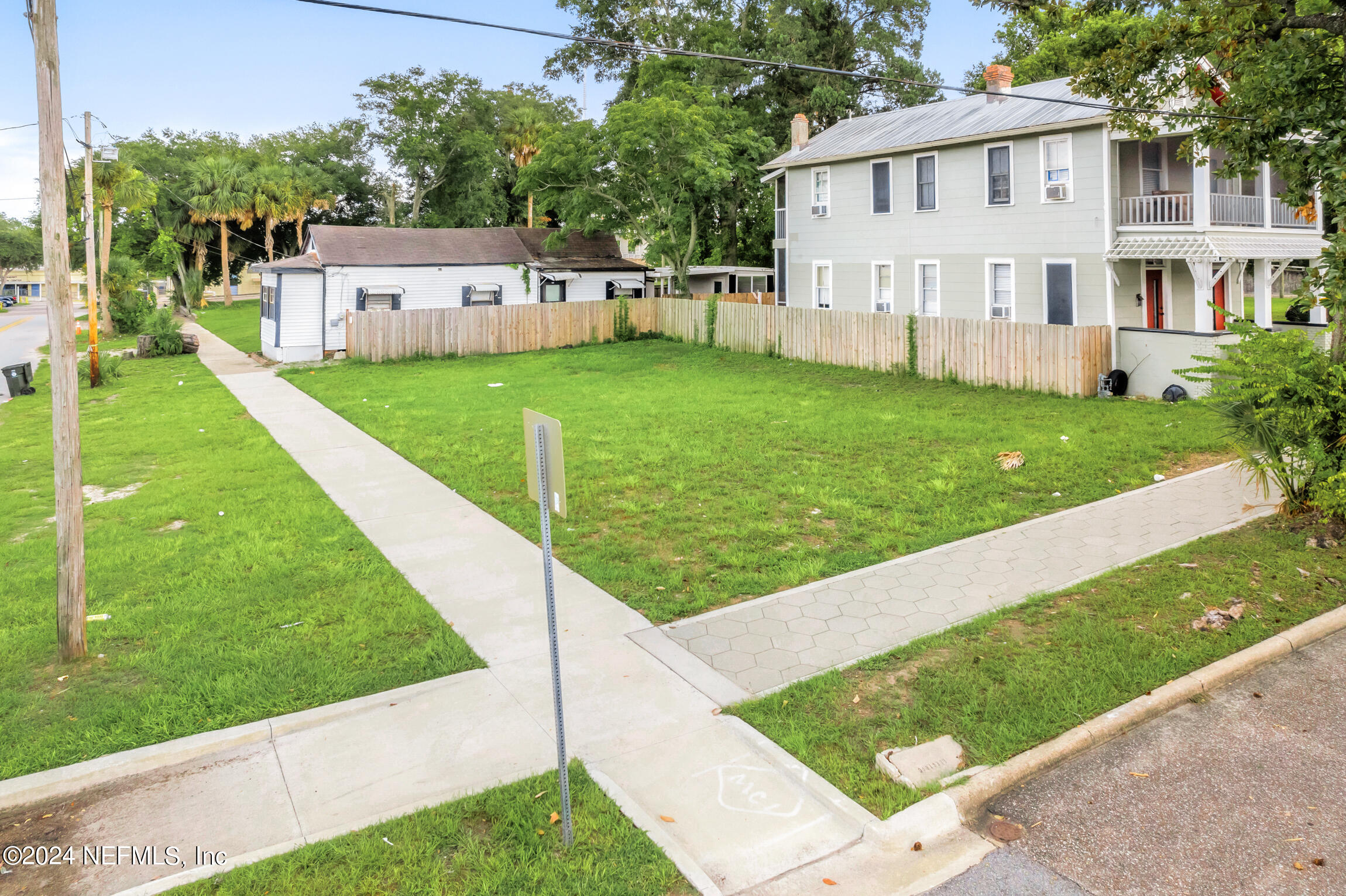 421 N WASHINGTON Street