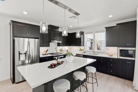 MLS: 41096560