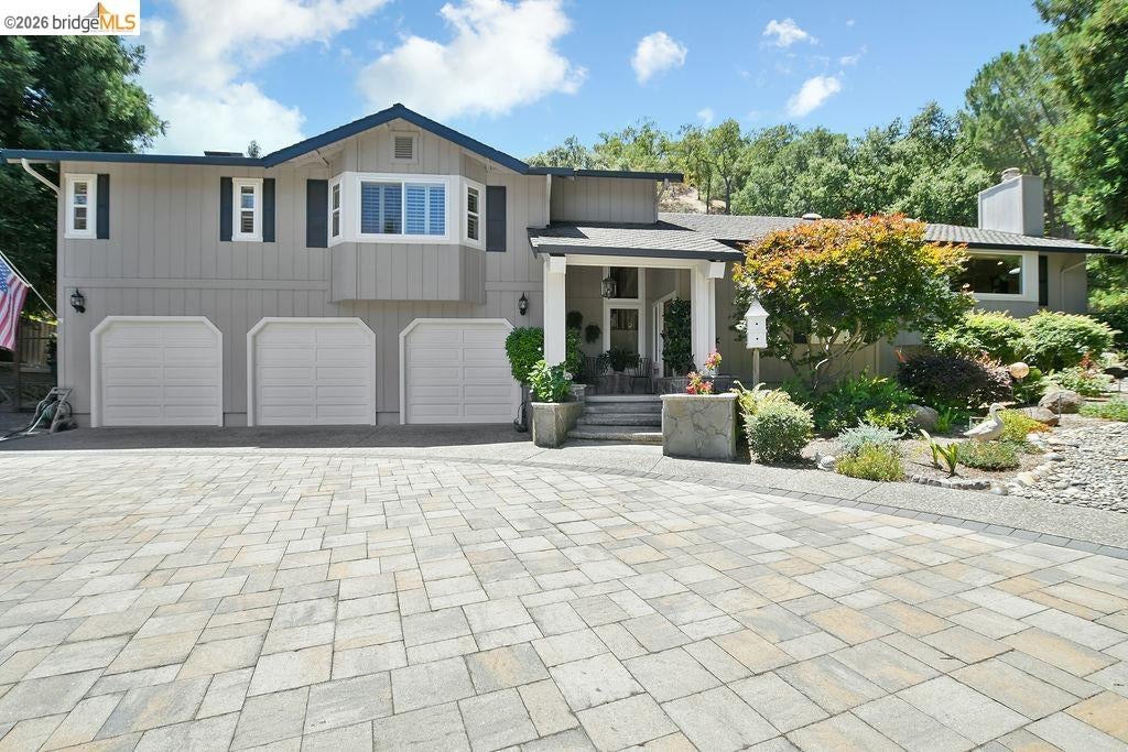 2090 Pebble Dr