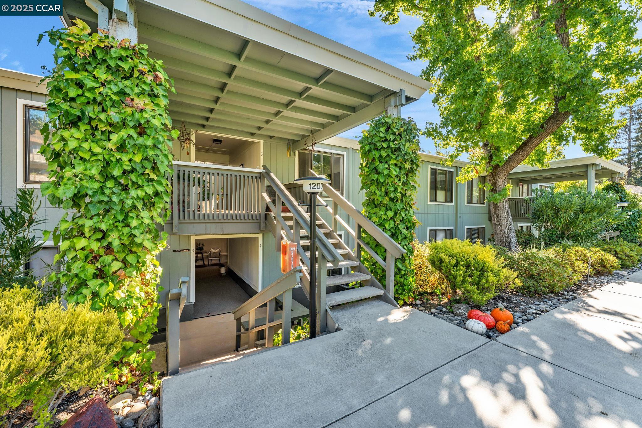 1200 Leisure Ln 4