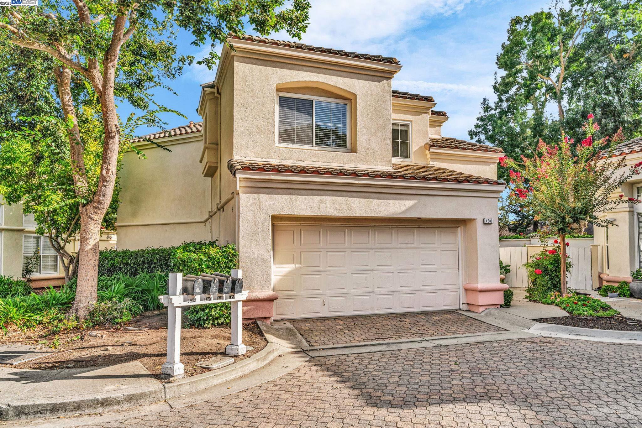 4380 Diavila Ave