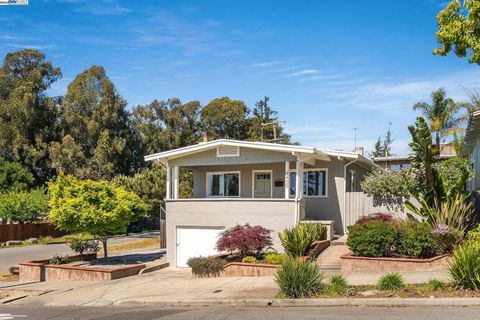4400 Virginia Ave, Oakland, CA 94619 - #: 41095581