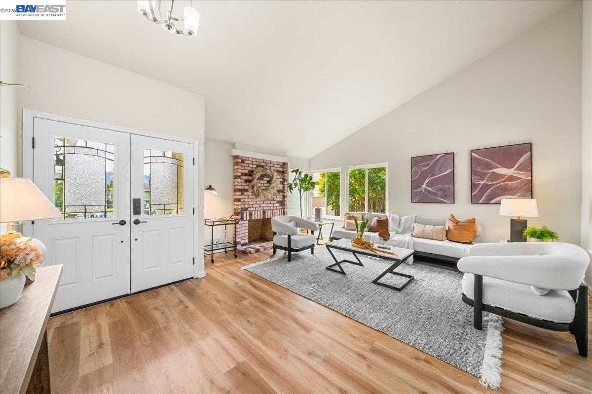 4 Woodview Ct