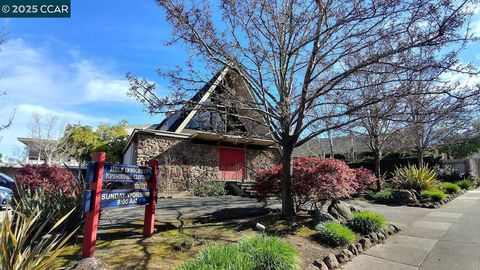 2 Tamalpais Dr Corte Madera CA 94925