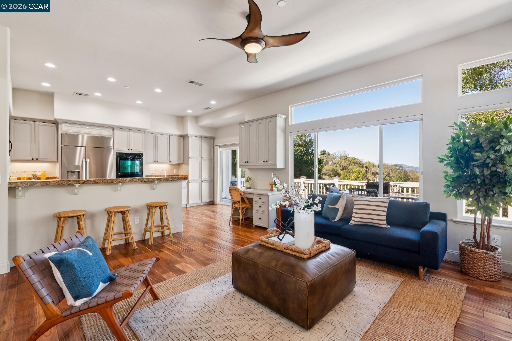 6512 Horsemans Canyon