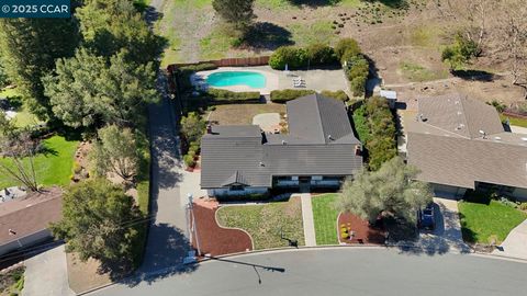 15 Ashbrook Place, Moraga, CA 94556 - MLS#: 41091150