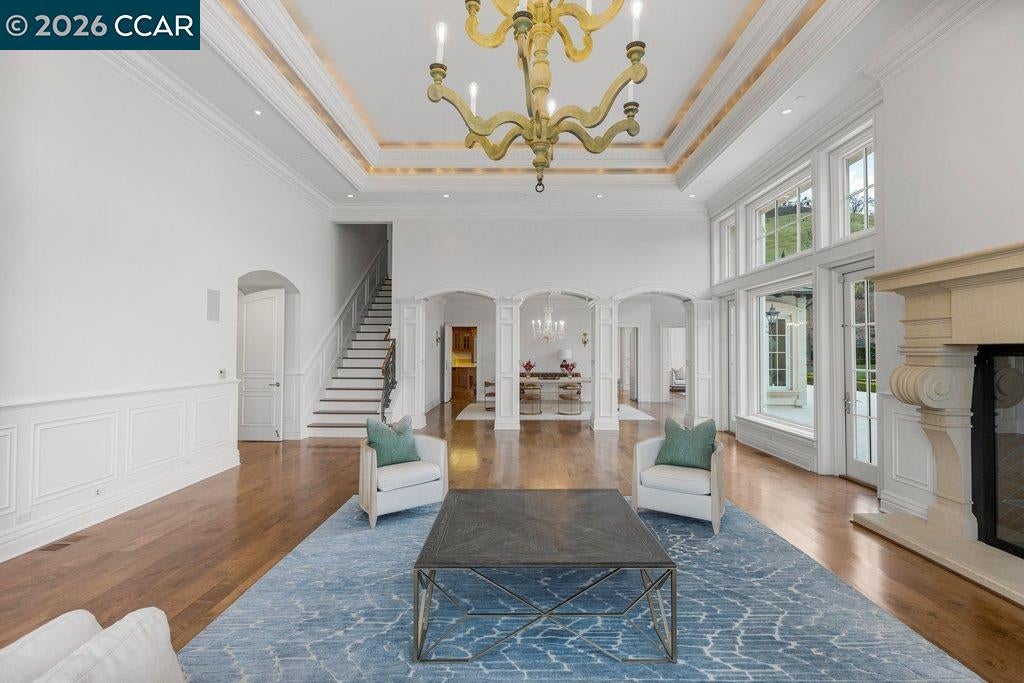 10 Serenity Ln