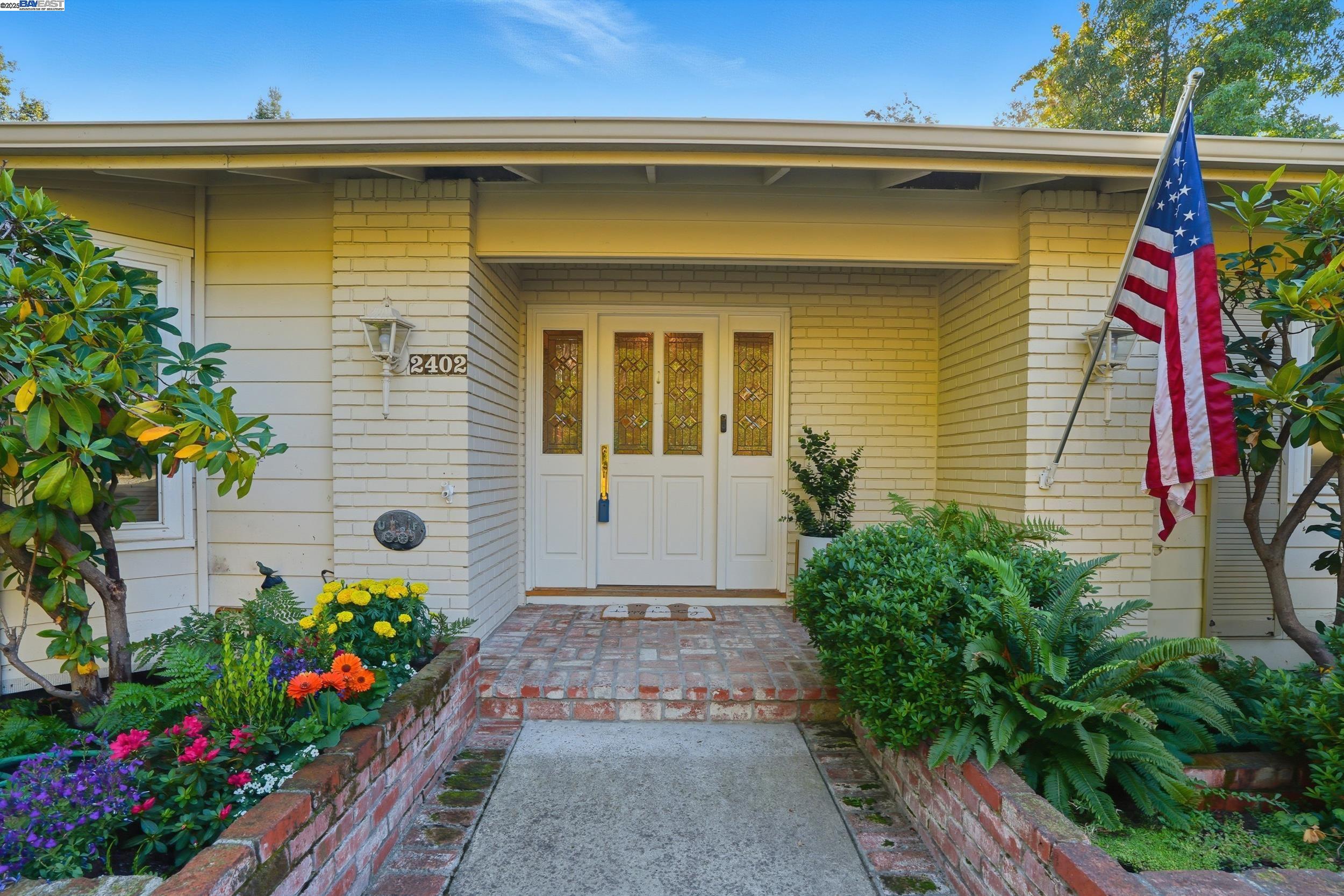 2402 Royal Oaks Drive