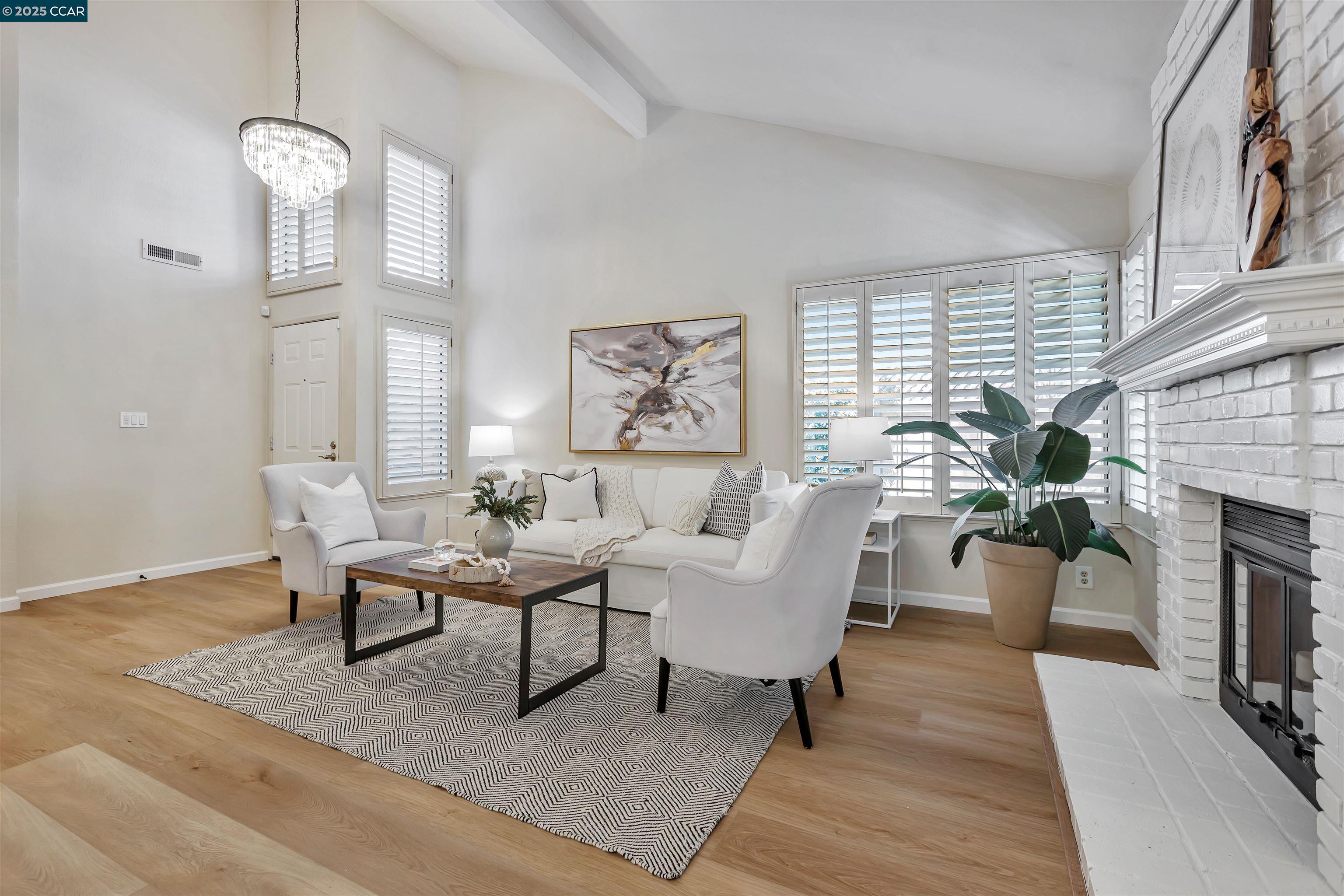 104 Lupine Ln
