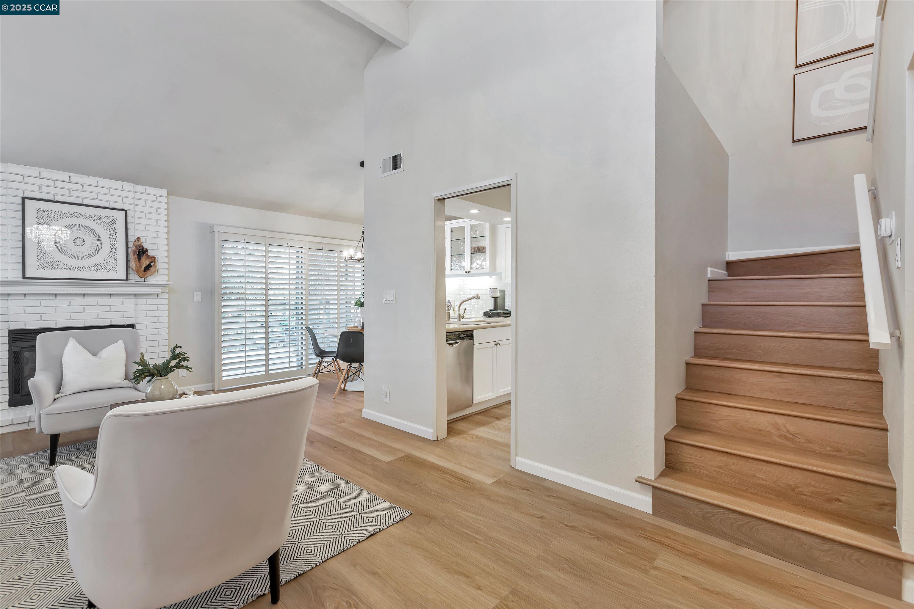 104 Lupine Ln